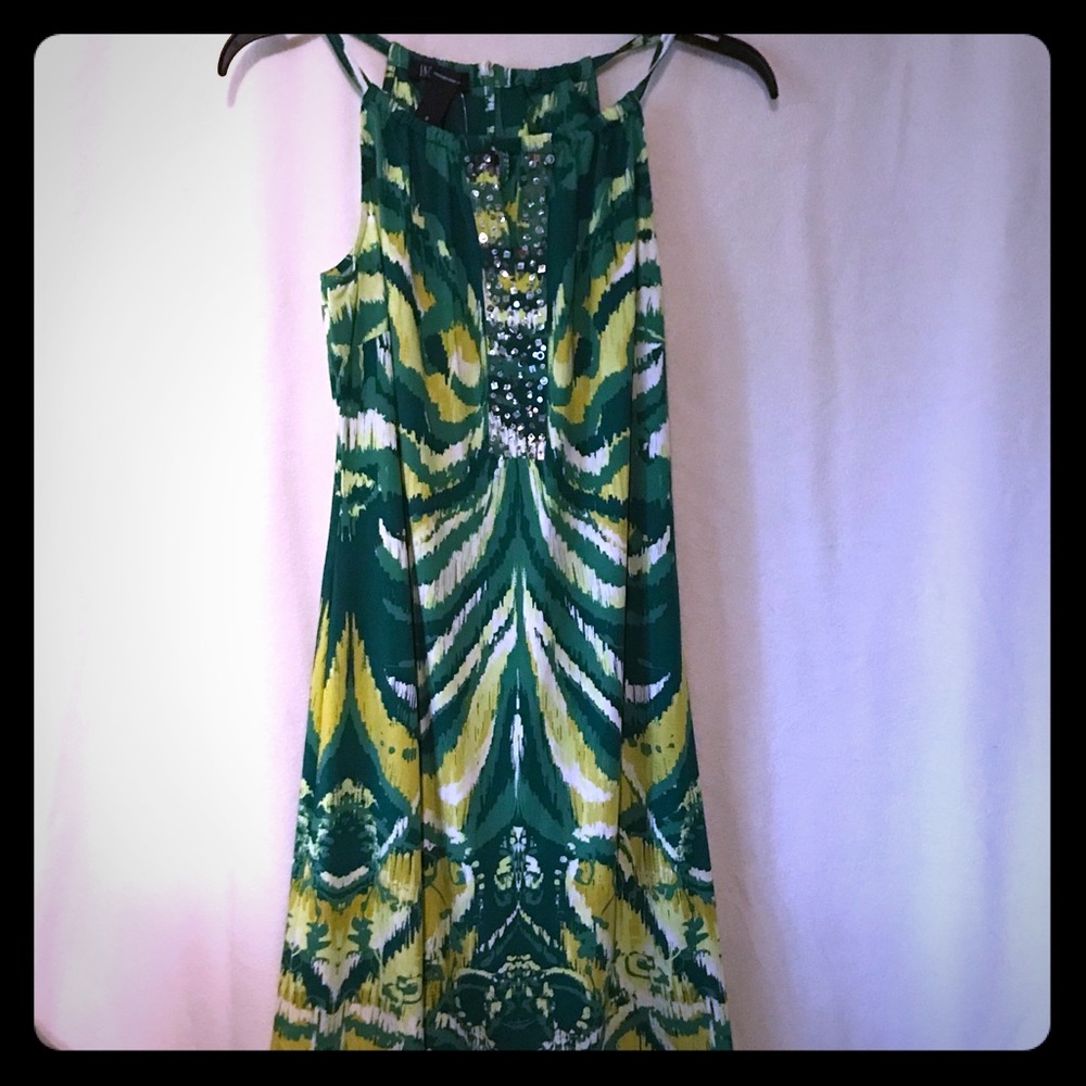Beautiful dress great for summer!